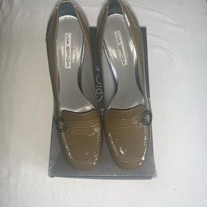 Patent 4 Inch Chunky Heel Shoe is Olive /Taupe